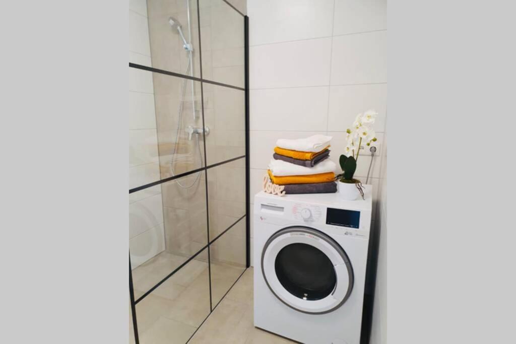 Leon Apartment Neu! Gemuetlichkeit An Erster Stelle 林茨 外观 照片