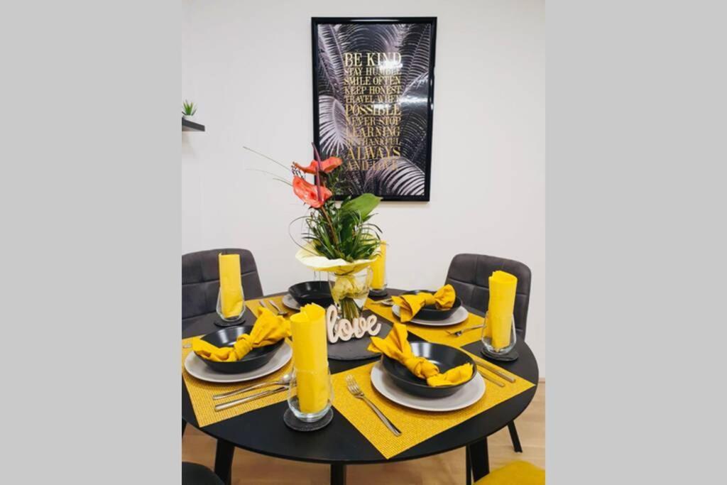 Leon Apartment Neu! Gemuetlichkeit An Erster Stelle 林茨 外观 照片